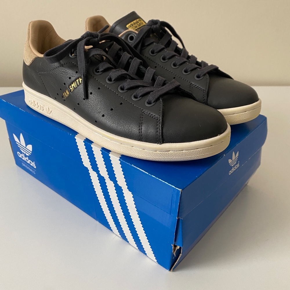Black Adidas Stan Smith Sneakers